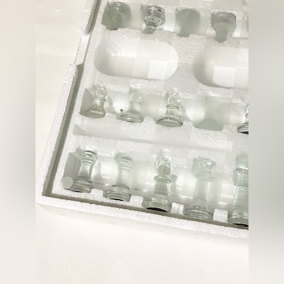 Glass Chess Board Game - Excellent Condition - Picture 6 of 10